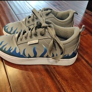 Boys heelys